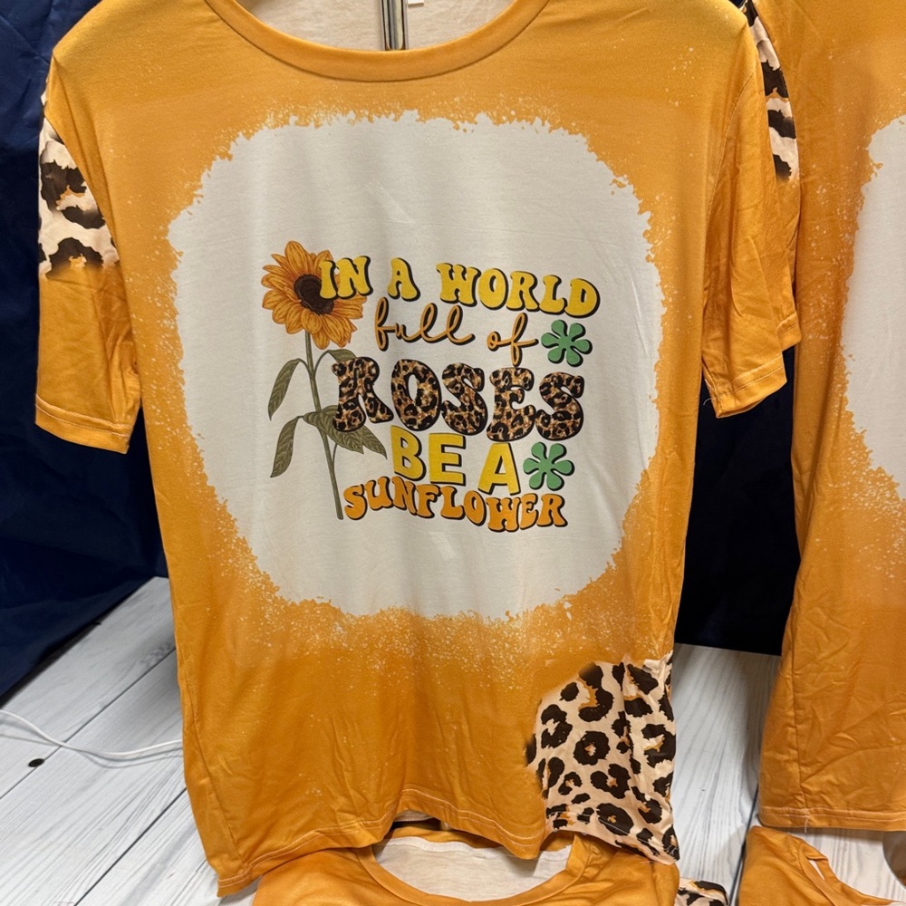 Sunflower Graphic Women's T-Shirt - Orange